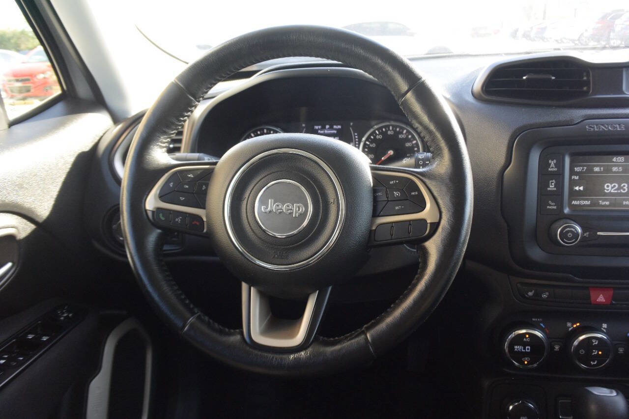 Used 2017 Jeep Renegade Latitude w/ Popular Equipment Group image 15