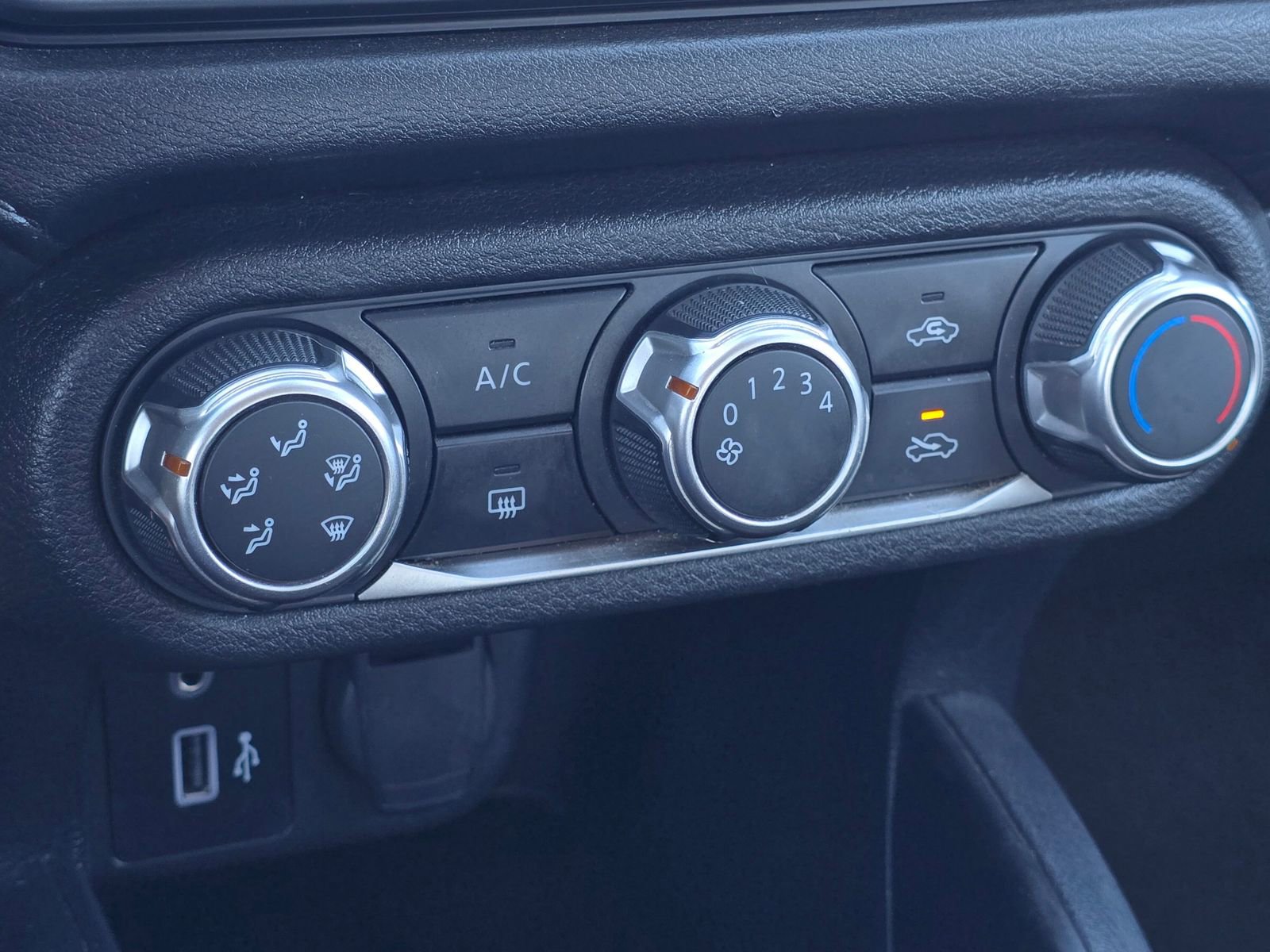 Used 2024 Nissan Versa S image 29