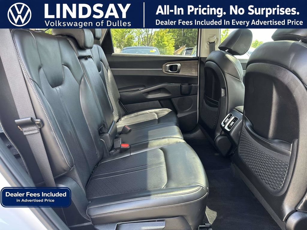 Used 2023 Kia Sorento S w/ Panoramic Sunroof Package AWD/4WD image 13