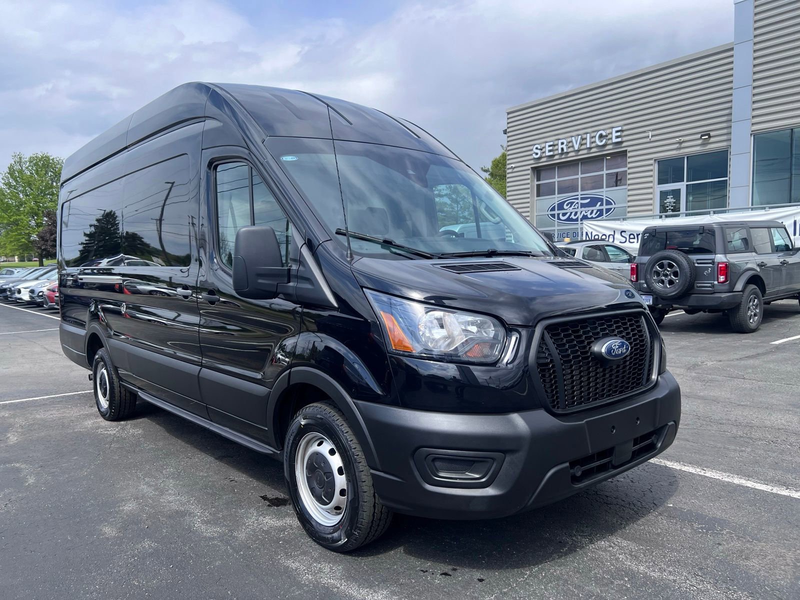 Used 2023 Ford Transit 250 148 High Roof Extended w/ Load Area Protection Package RWD image 7