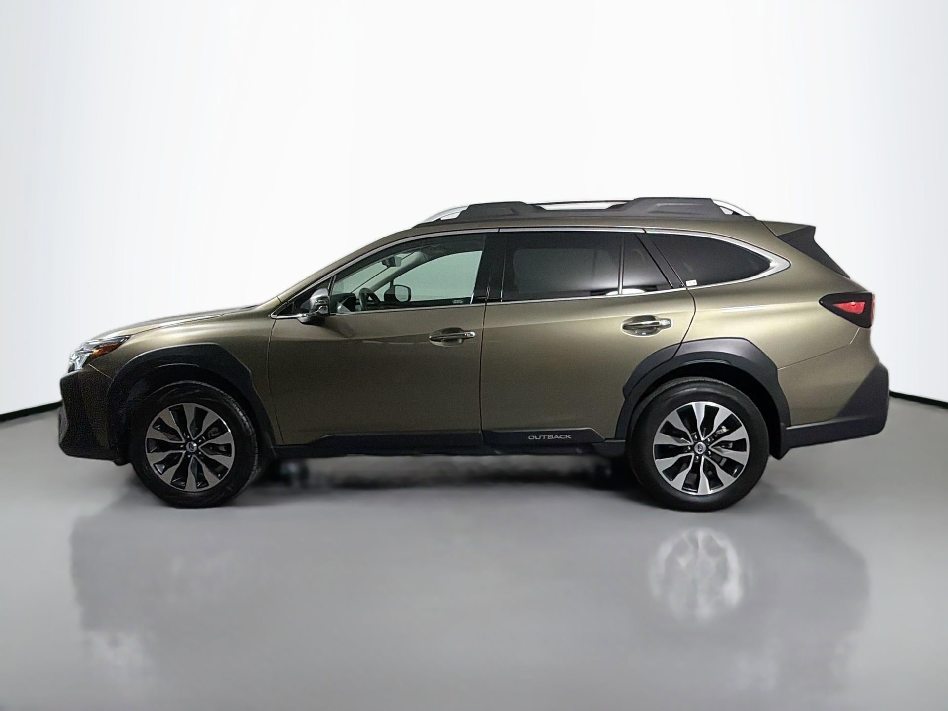 Used 2024 Subaru Outback Touring XT w/ Popular Package #2 AWD/4WD image 9