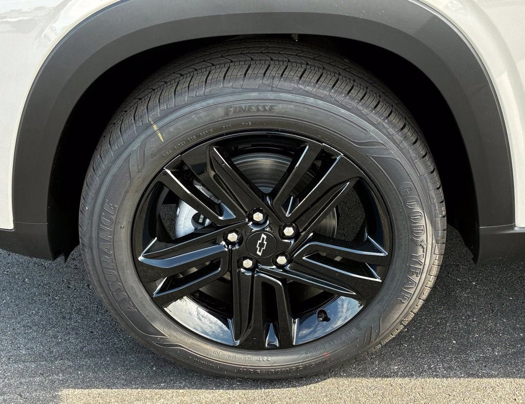 New 2026 Chevrolet Trax ACTIV w/ Driver Confidence Package FWD image 37