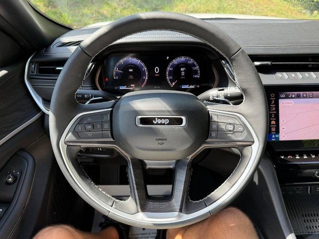 Used 2026 Jeep Grand Cherokee Altitude AWD/4WD image 19