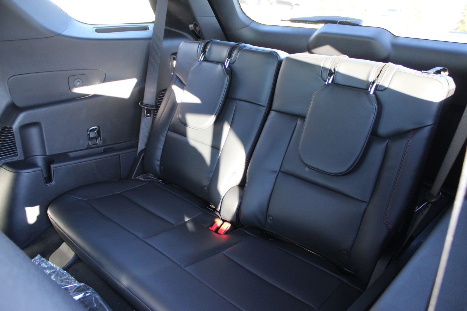 New 2026 Ford Explorer ST-Line w/ ST-Line Street Pack image 18