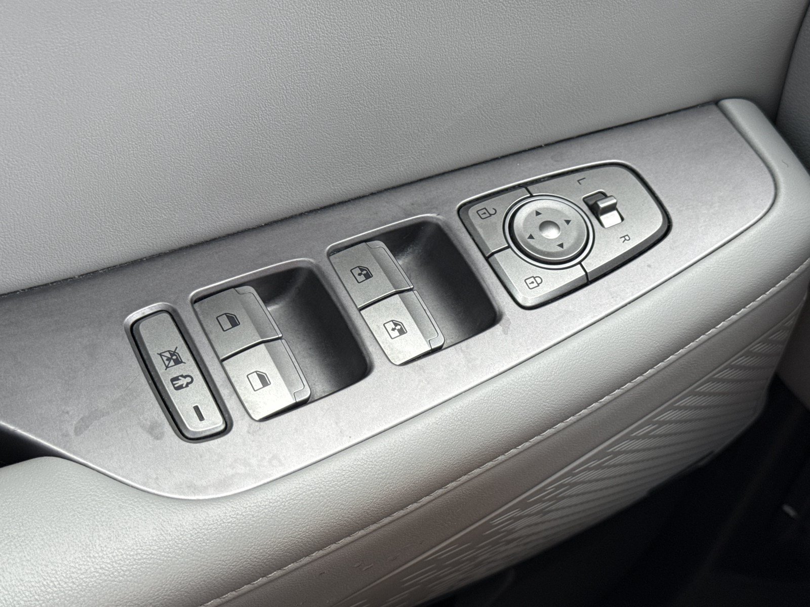 Used 2024 Hyundai Palisade SEL FWD image 22
