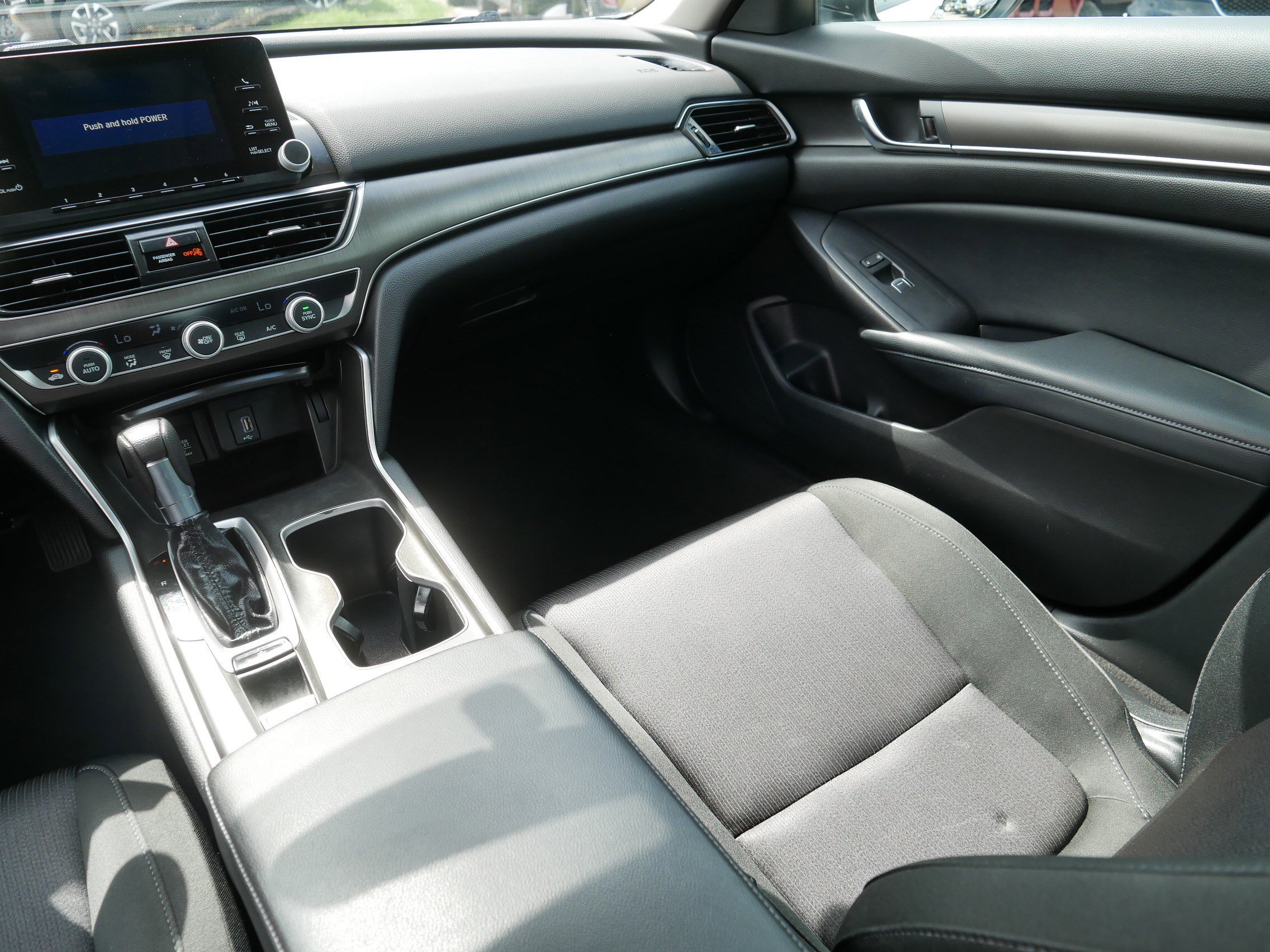 Used 2018 Honda Accord LX image 11