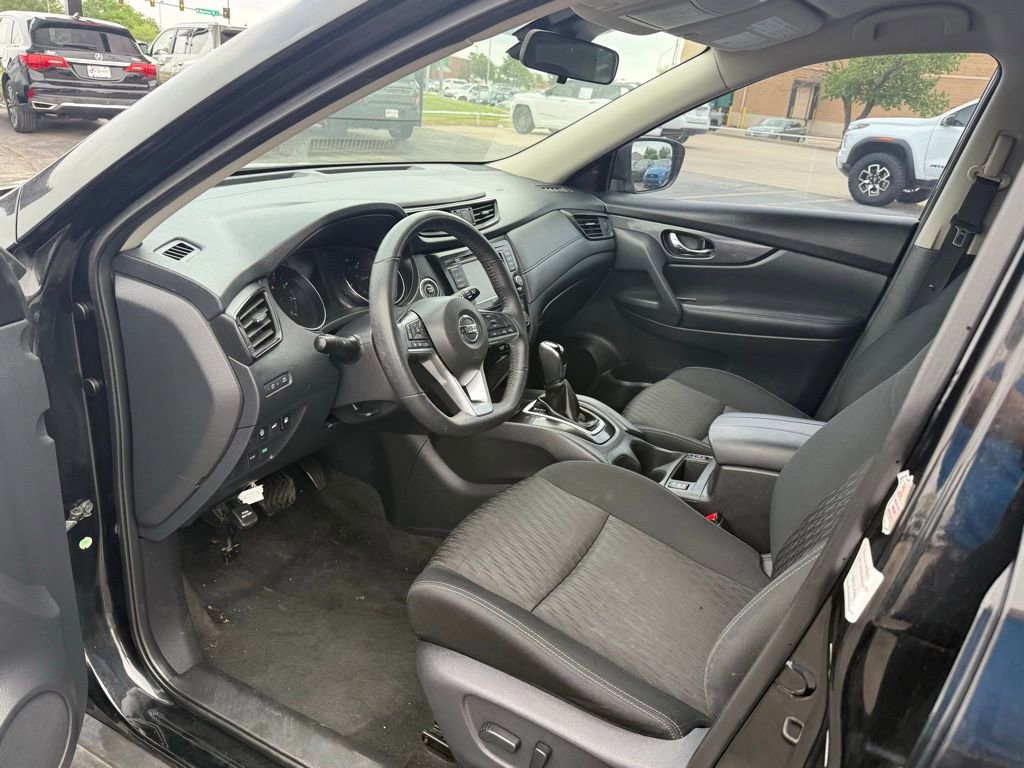 Used 2019 Nissan Rogue SV image 13