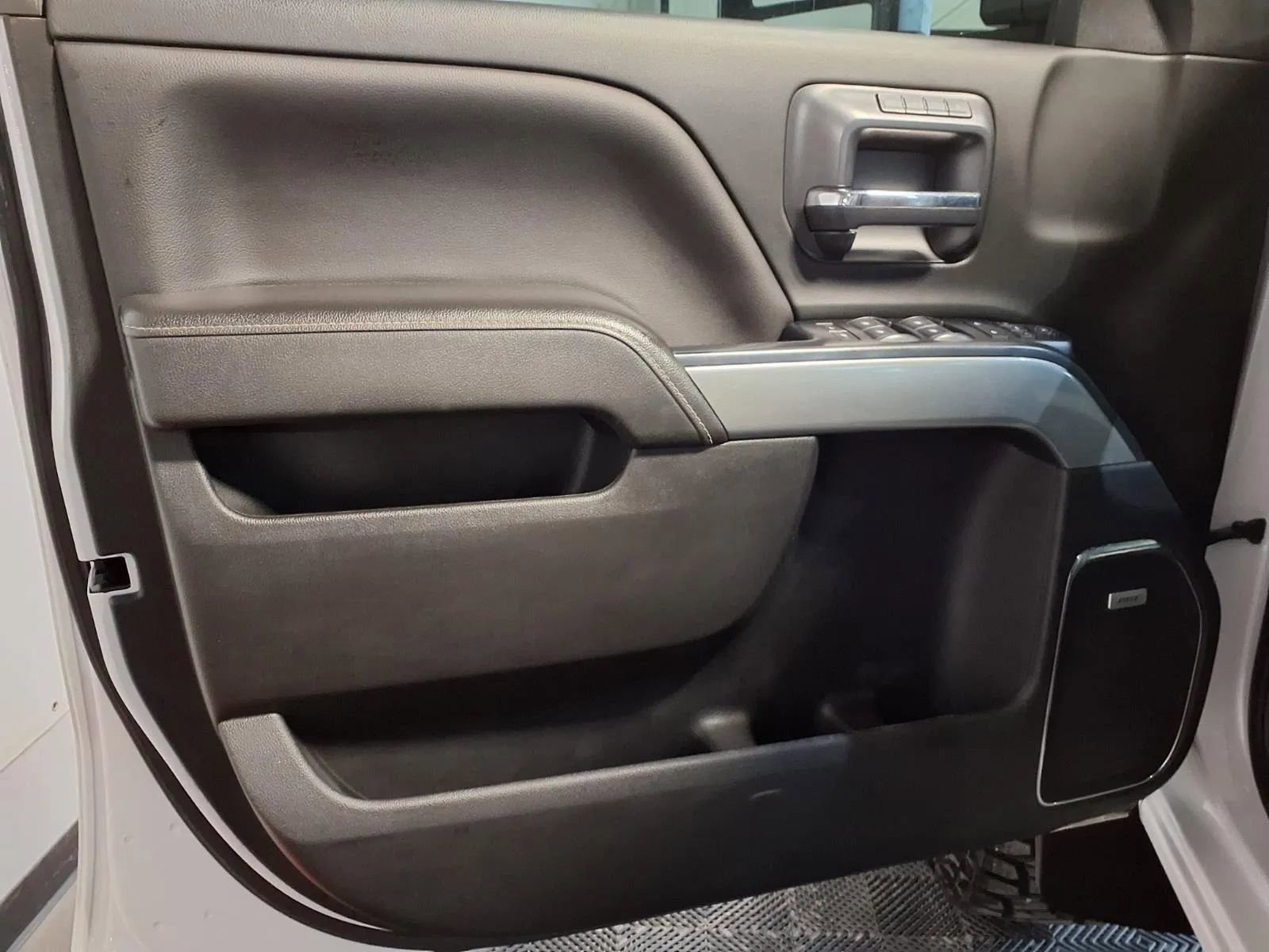 Used 2018 Chevrolet Silverado 2500 LTZ w/ Duramax Plus Package AWD/4WD image 17