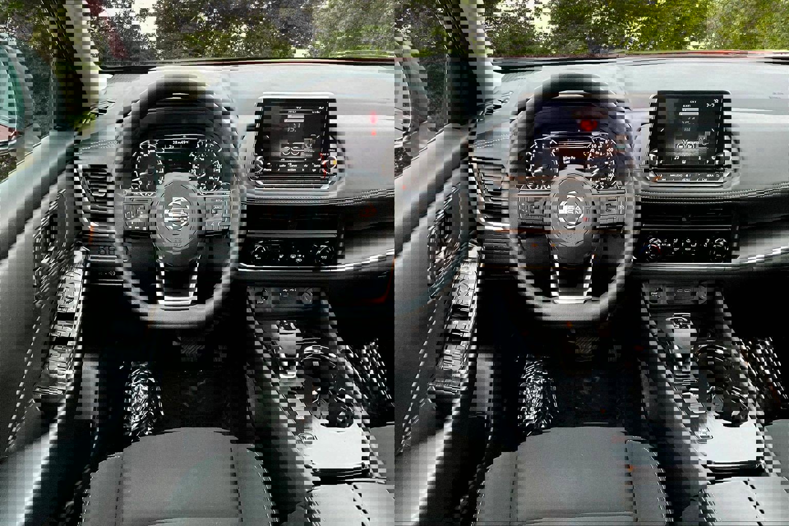 Used 2024 Nissan Rogue S image 8