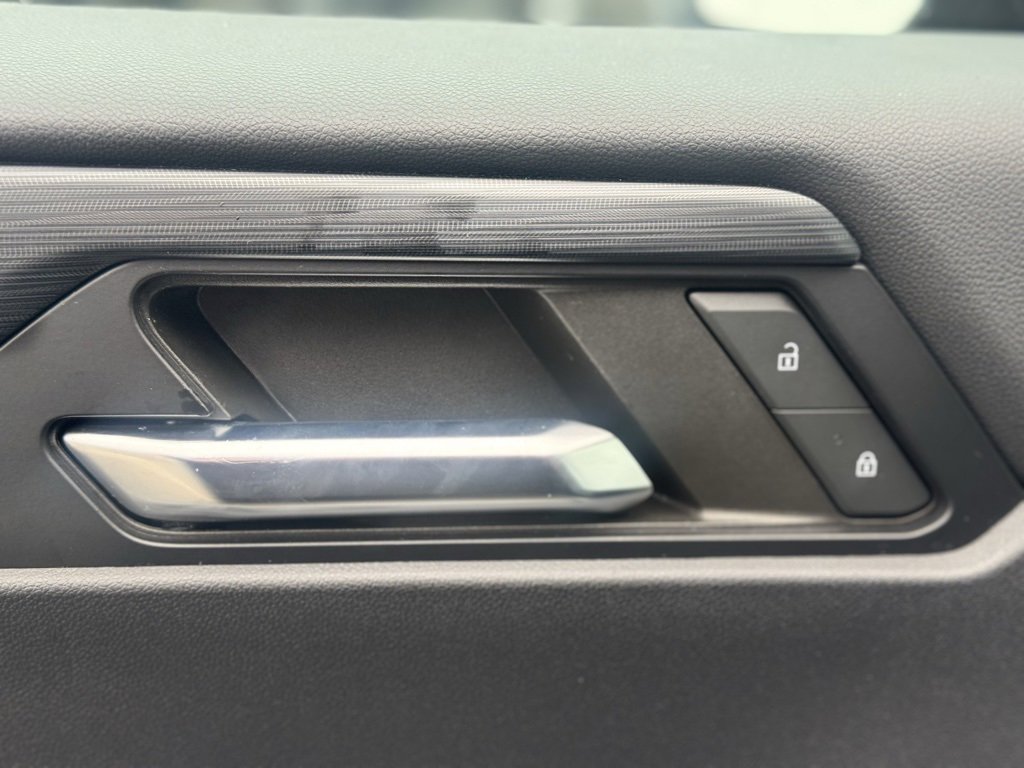 Used 2024 GMC Acadia AT4 image 24