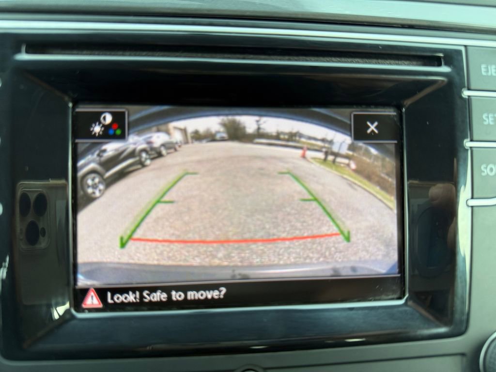 Used 2017 Volkswagen Tiguan Limited w/ Alloy Wheels Package image 17