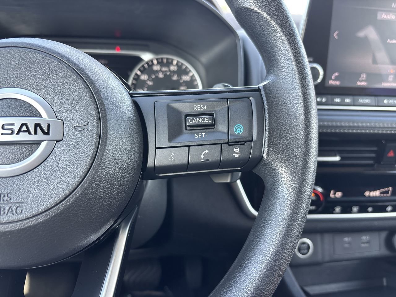 Used 2021 Nissan Rogue SV AWD/4WD image 25