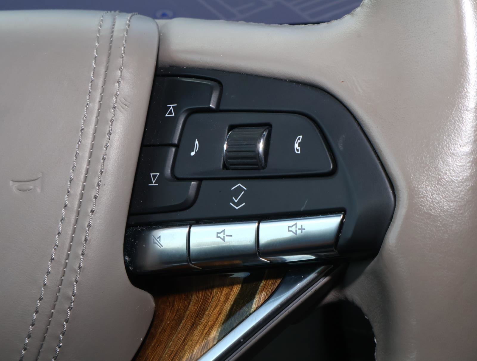 Used 2023 Cadillac Escalade Sport Platinum image 29