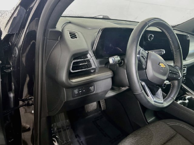 Used 2025 Chevrolet Traverse LT FWD image 10
