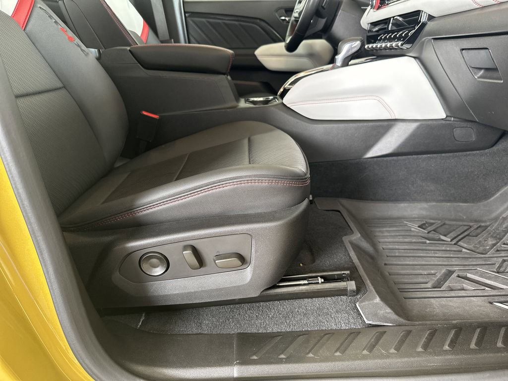 Used 2024 GMC Canyon AT4X image 38