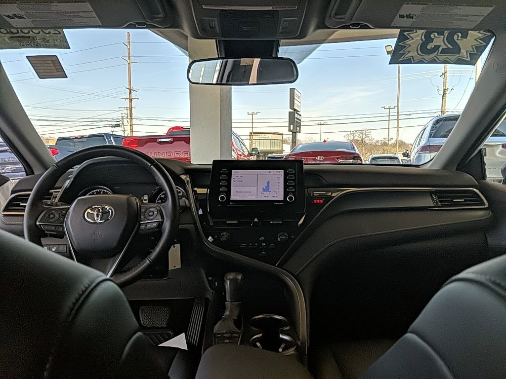 Used 2023 Toyota Camry SE w/ Cold Weather Package image 14