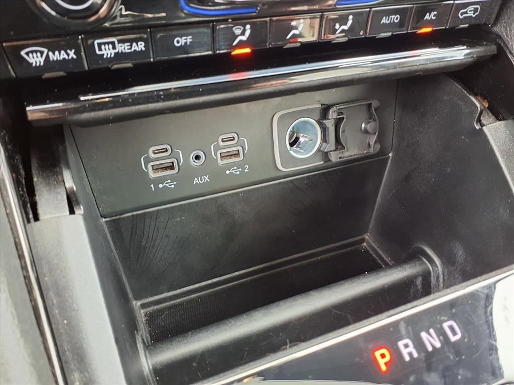 Used 2023 Jeep Grand Cherokee L Laredo image 8