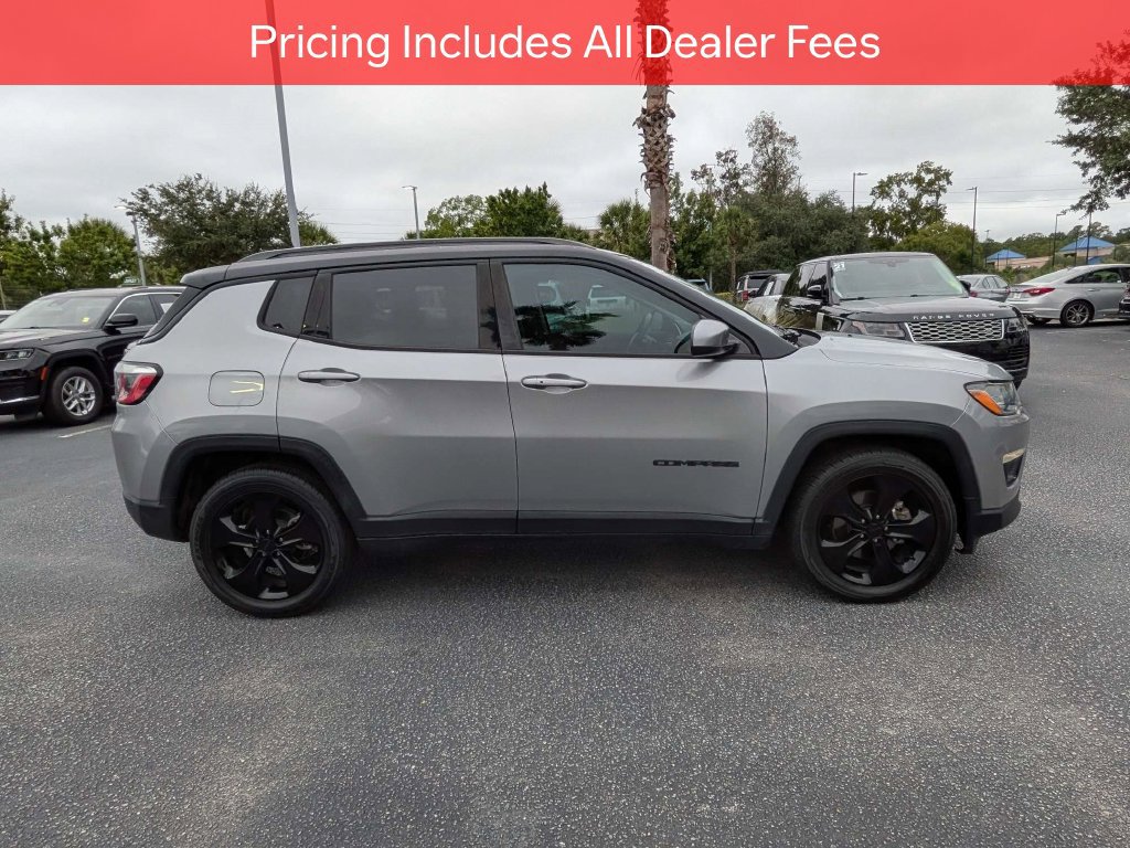Used 2019 Jeep Compass Latitude FWD image 3