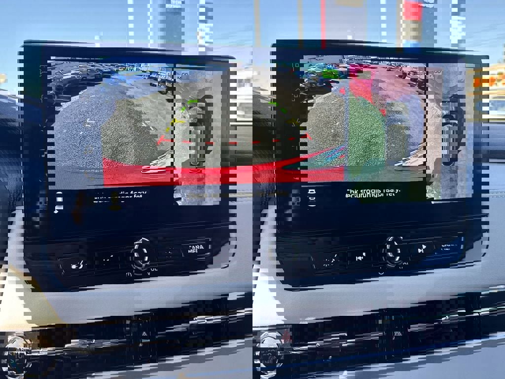 New 2025 Mitsubishi Outlander SE image 16