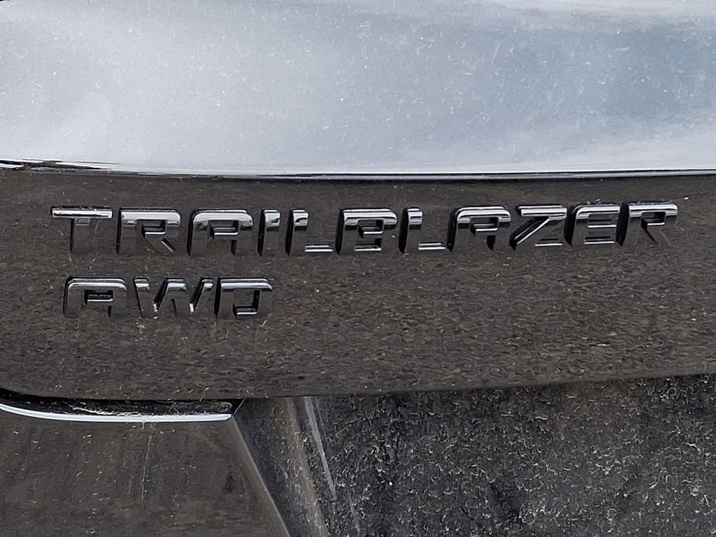 Used 2023 Chevrolet TrailBlazer RS w/ Convenience Package image 28