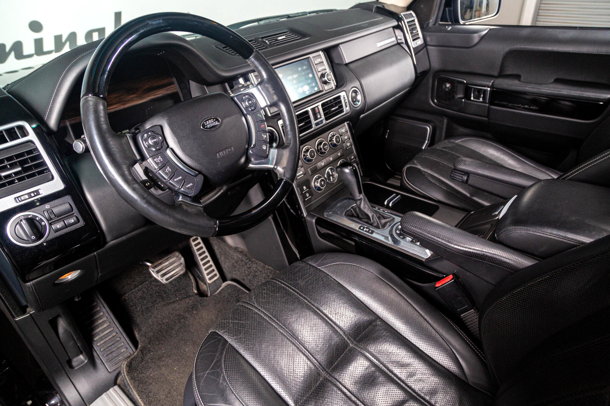 Used 2011 Land Rover Range Rover Autobiography image 30