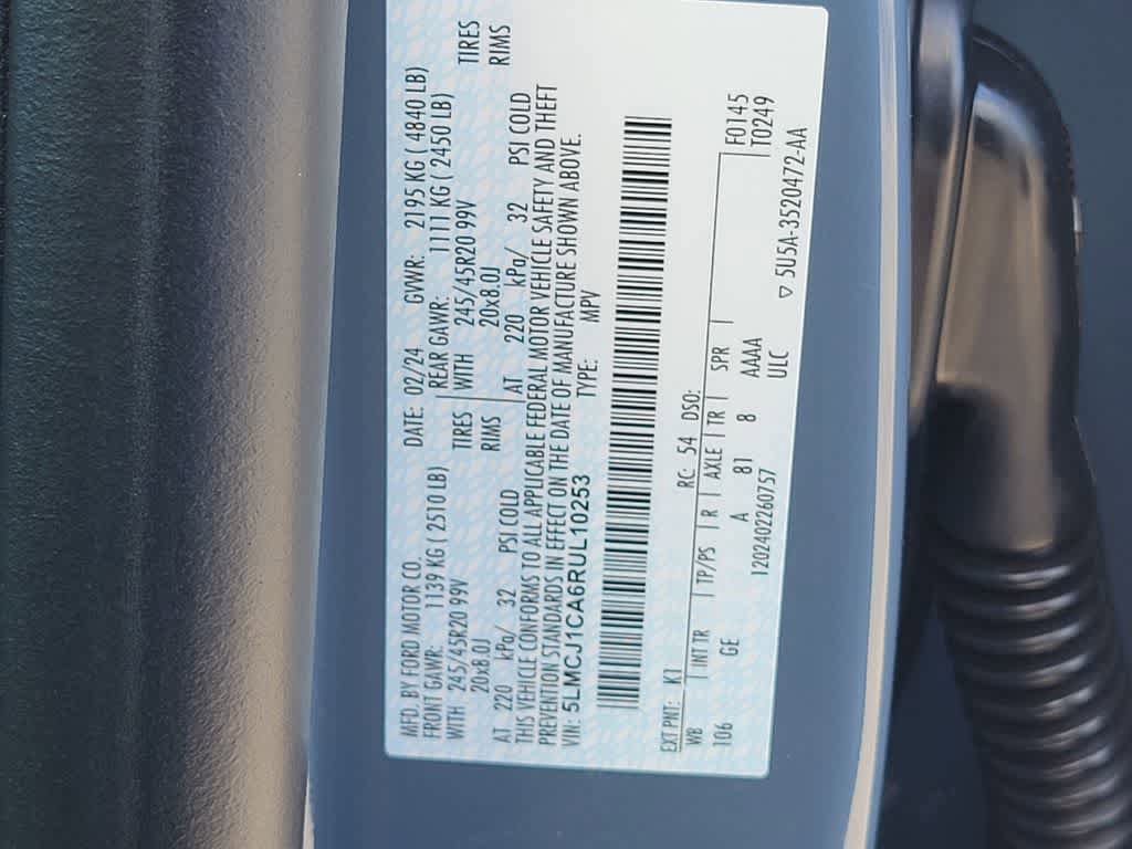 Used 2024 Lincoln Corsair FWD w/ Equipment Group 101A image 16