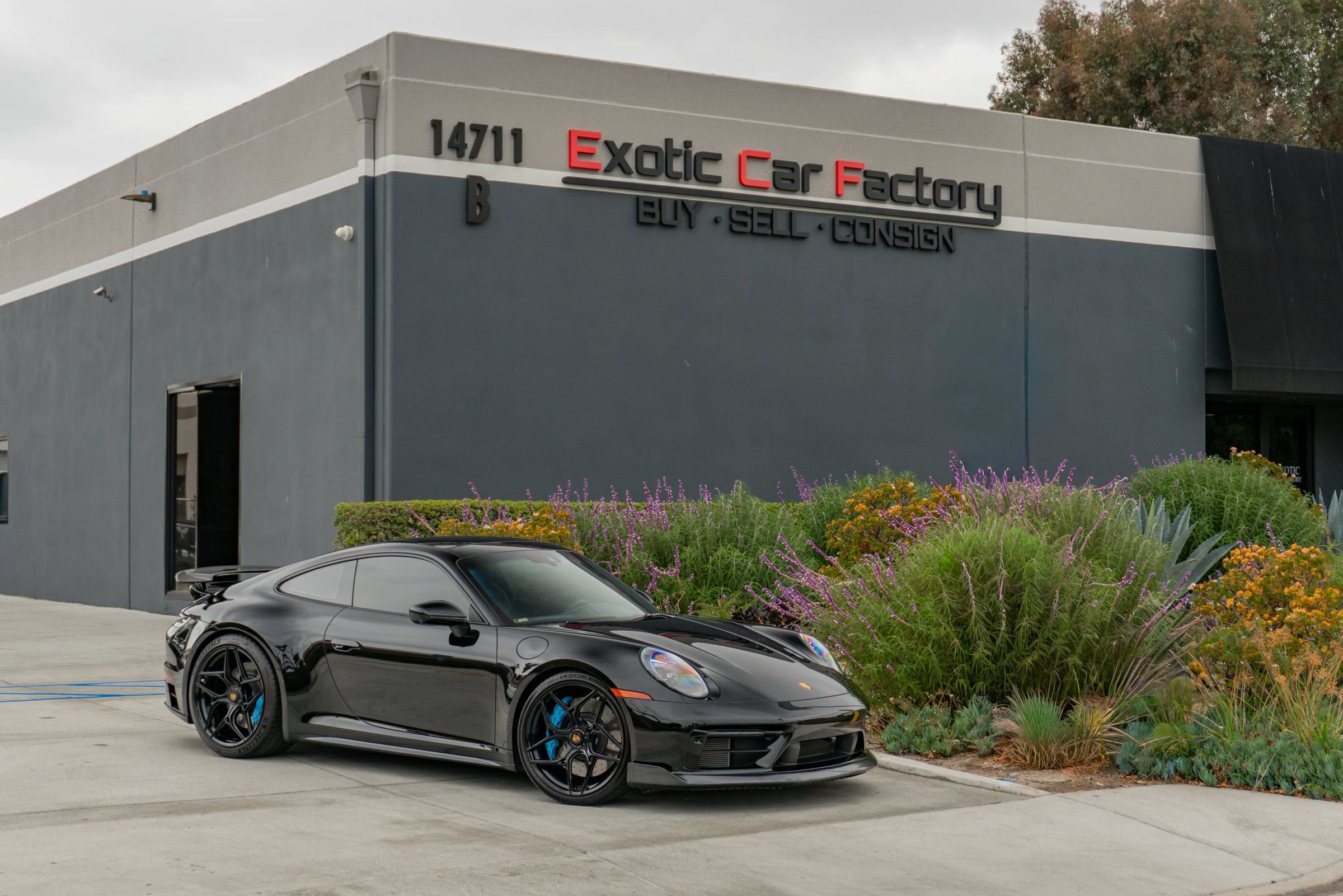 Used 2022 Porsche 911 Carrera 4 GTS w/ Premium Package AWD/4WD image 1