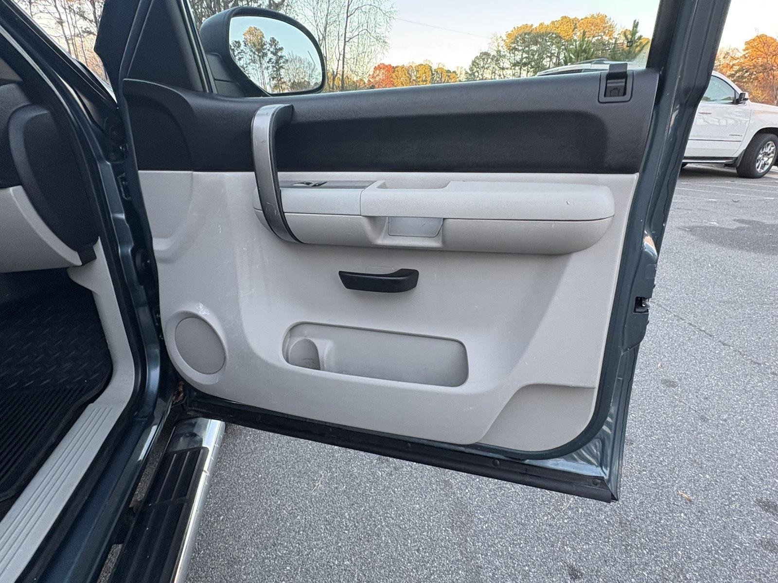 Used 2009 Chevrolet Silverado 1500 LT w/ Power Pack Plus image 21