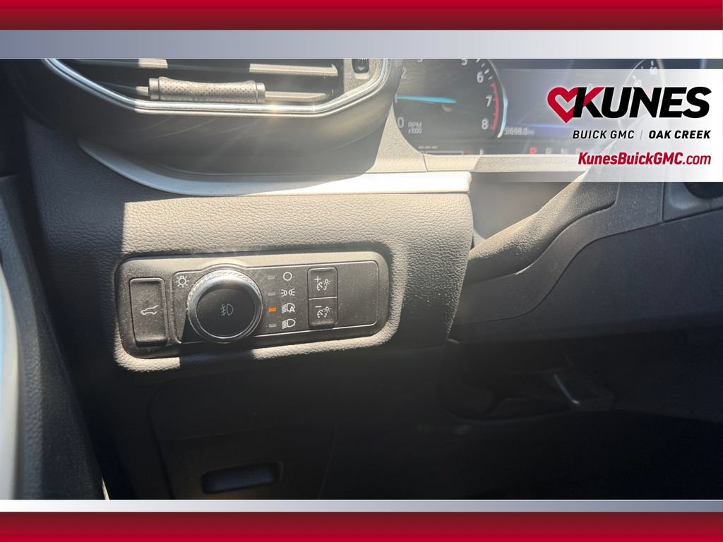 Used 2023 Ford Explorer XLT w/ Equipment Group 202A AWD/4WD image 18