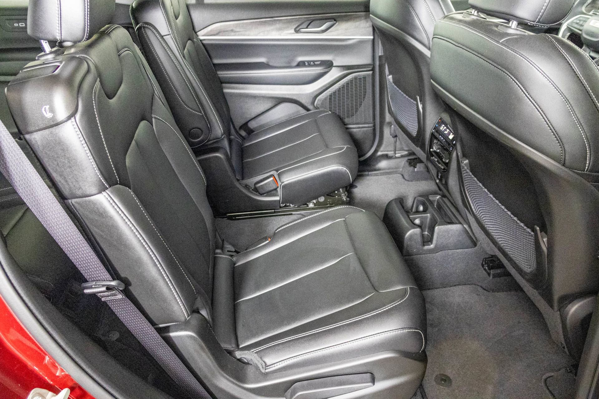 Used 2023 Jeep Grand Cherokee L Limited image 38