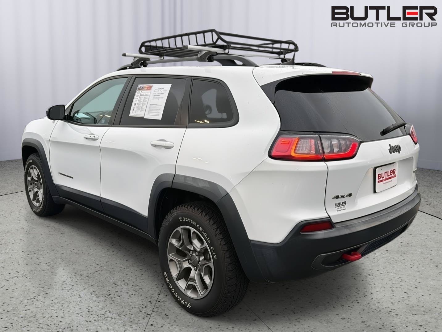 Used 2022 Jeep Cherokee Trailhawk w/ Premium Leather Package AWD/4WD image 4