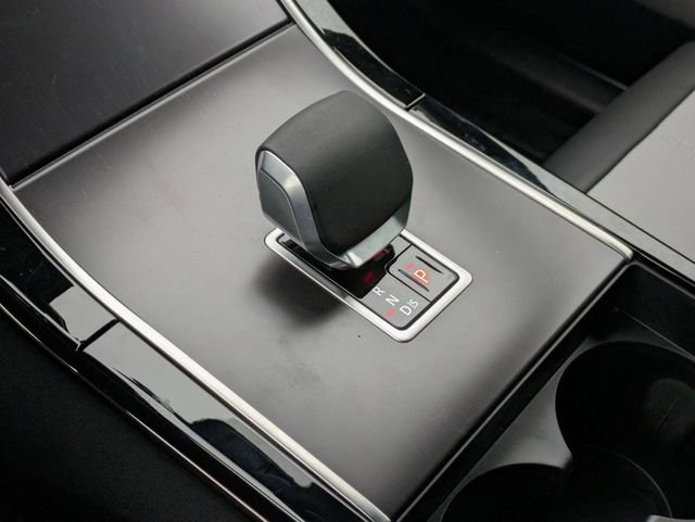 New 2026 Land Rover Range Rover Velar Dynamic SE image 9