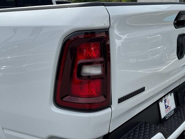 New 2025 RAM 1500 4x4 Crew Cab image 9