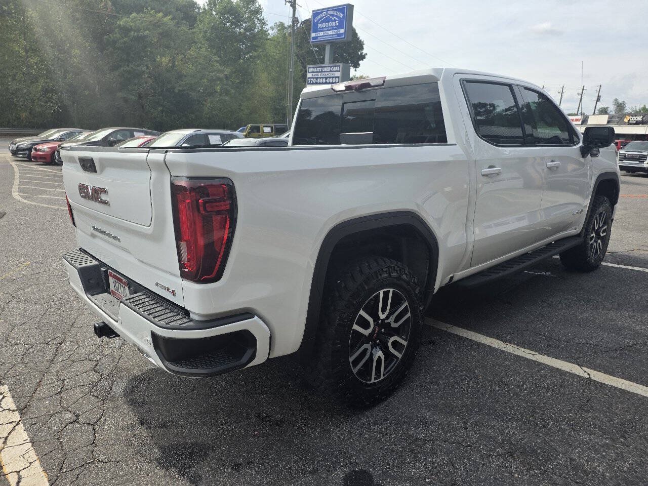 Used 2024 GMC Sierra 1500 AT4 w/ Technology Package AWD/4WD image 5