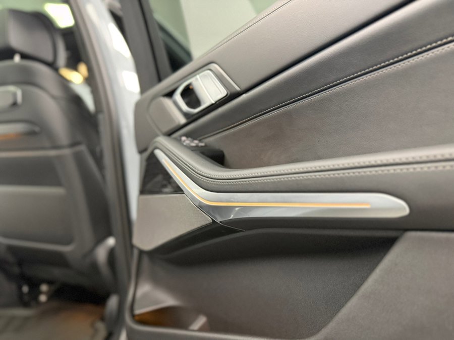 Used 2026 BMW X7 xDrive40i w/ Executive Package image 45