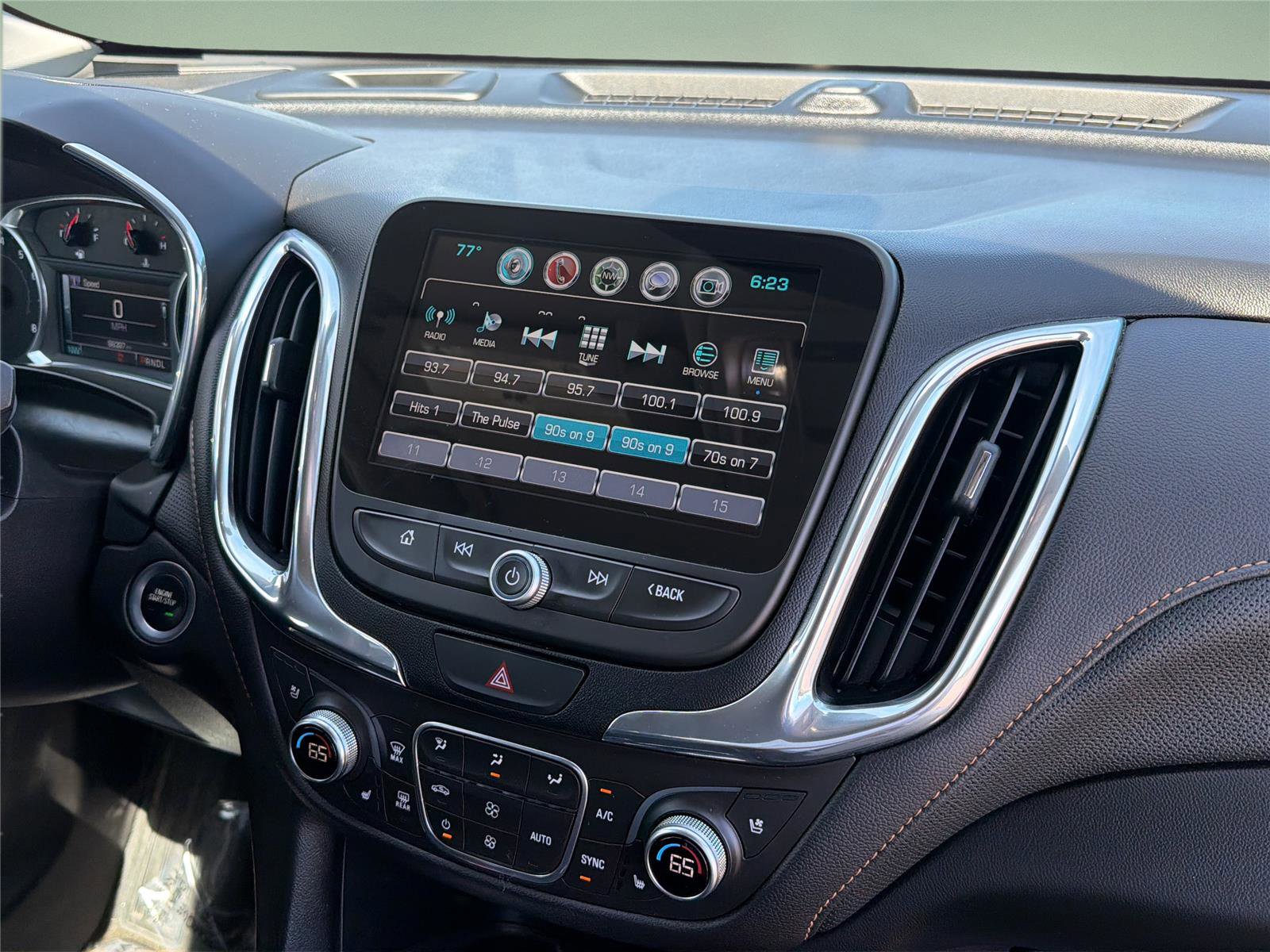 Used 2018 Chevrolet Equinox Premier AWD/4WD image 14
