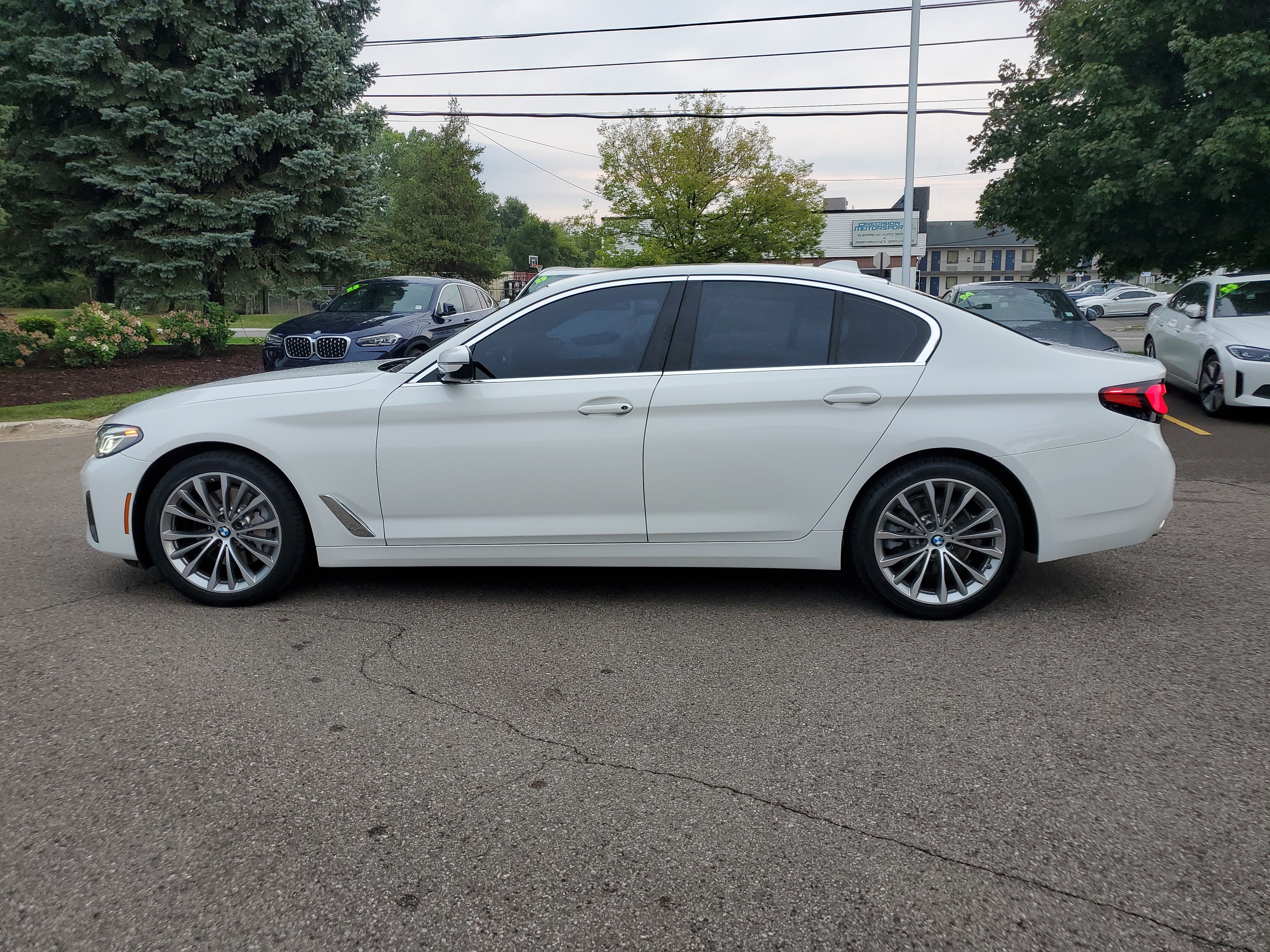Certified 2023 BMW 530i xDrive w/ Premium Package AWD/4WD image 2