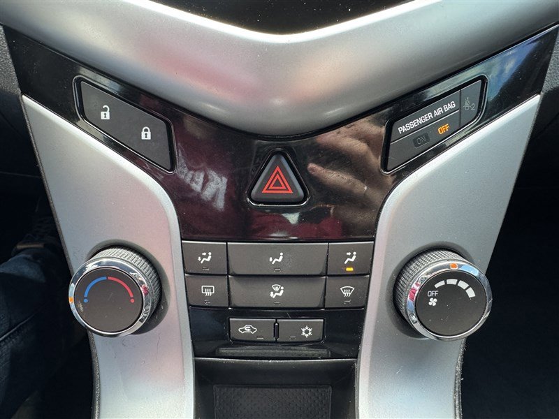 Used 2012 Chevrolet Cruze LT FWD image 19