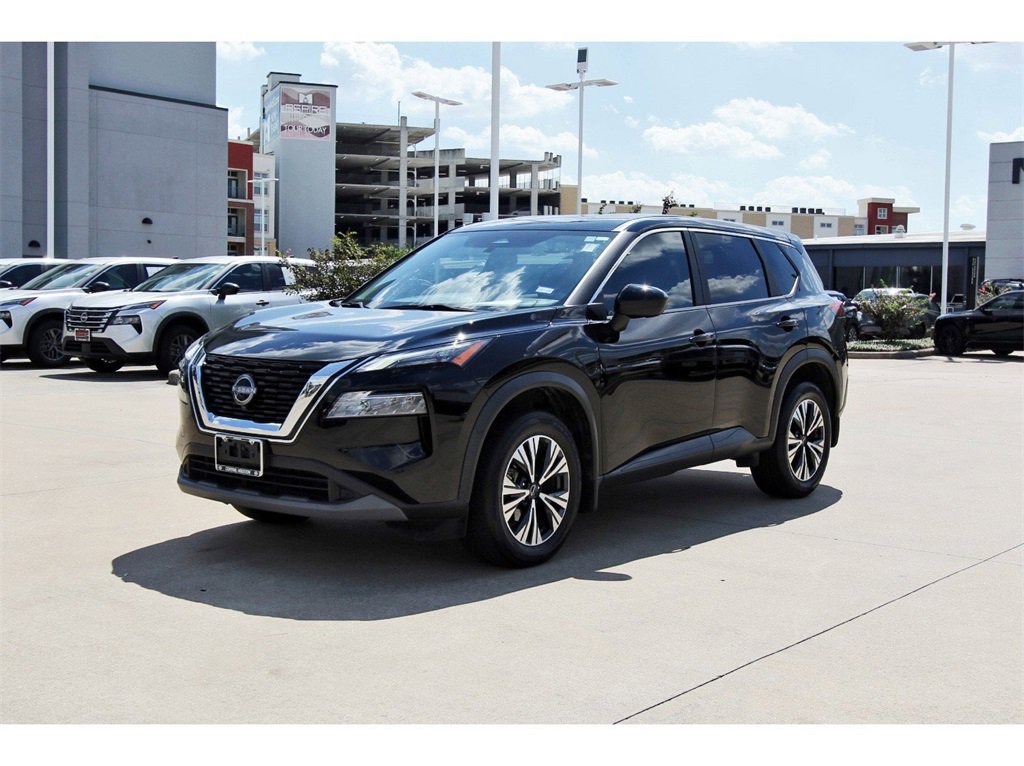 Used 2023 Nissan Rogue SV image 2