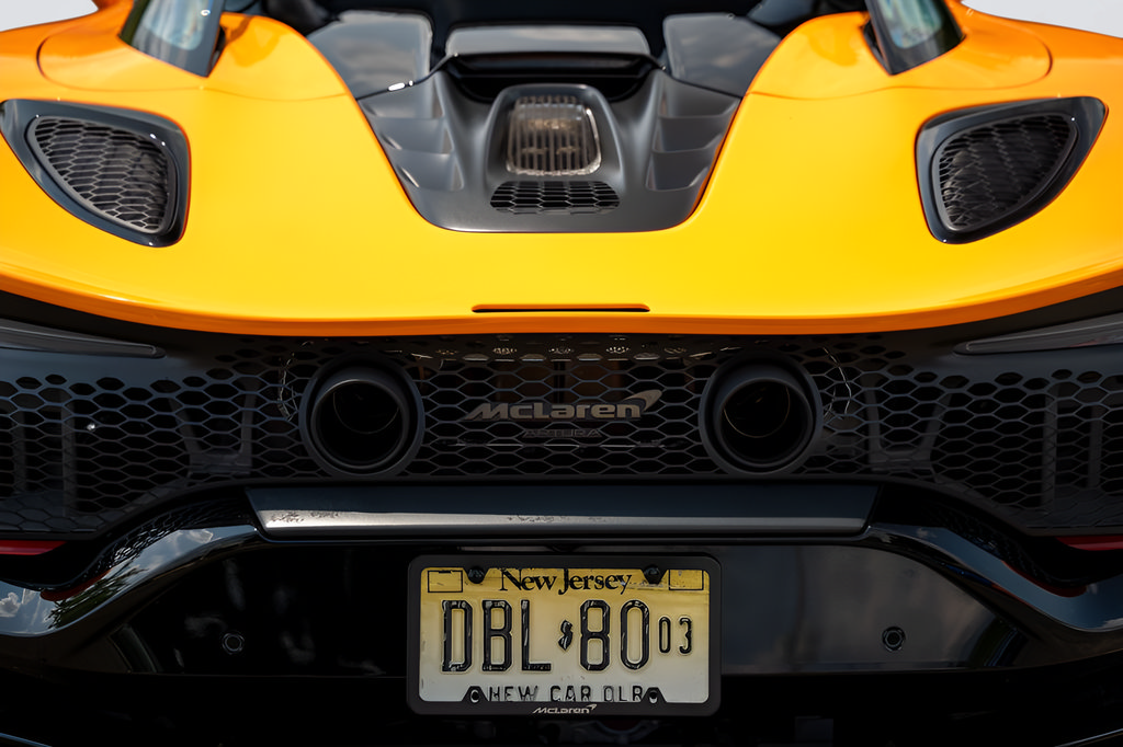 Used 2025 McLaren Artura Spider RWD image 26