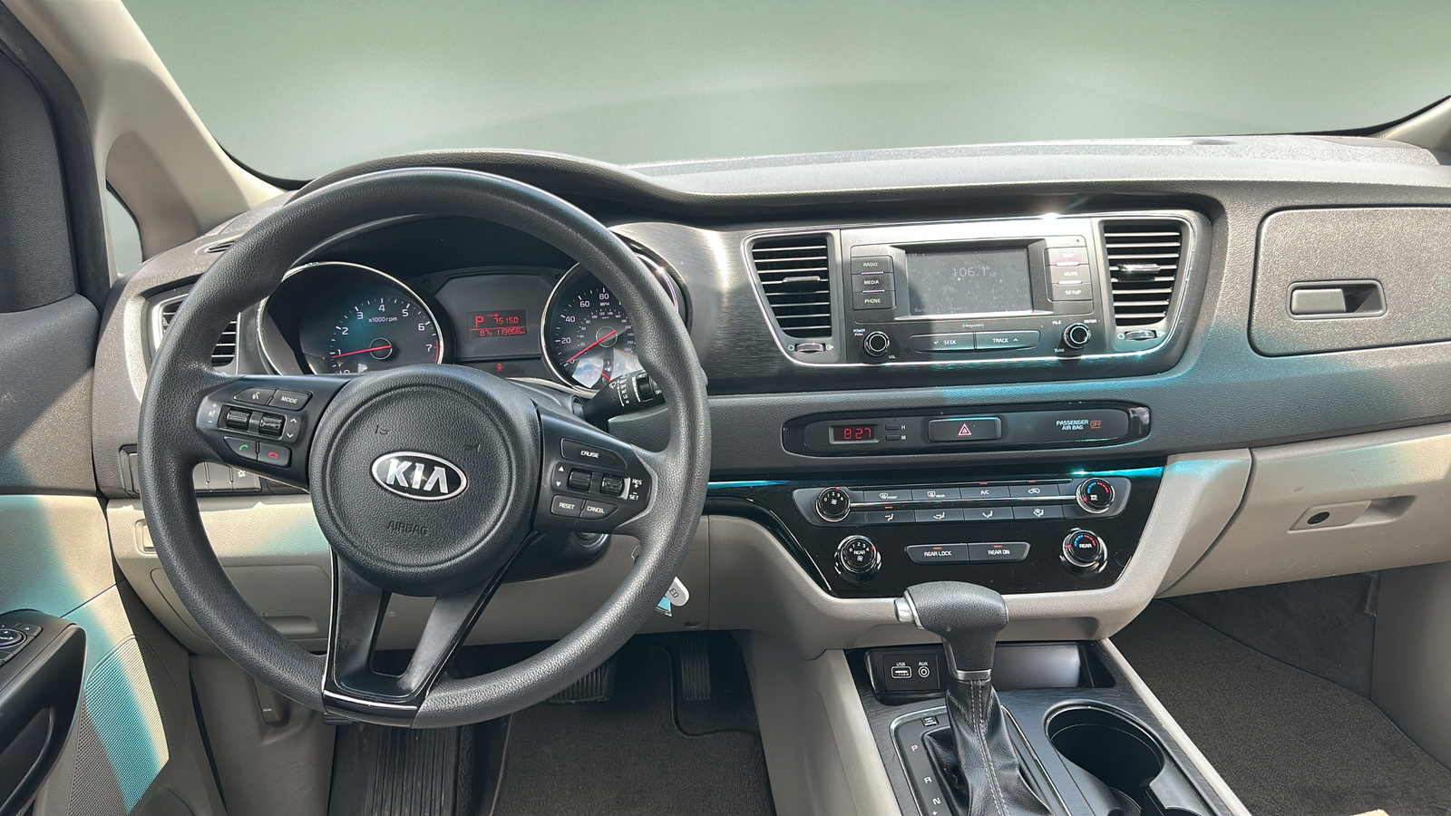 Used 2018 Kia Sedona L FWD image 15