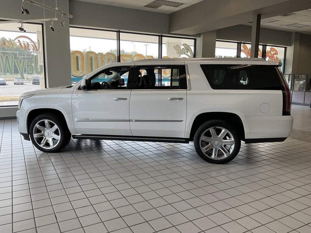 Used 2016 Cadillac Escalade ESV Premium image 4