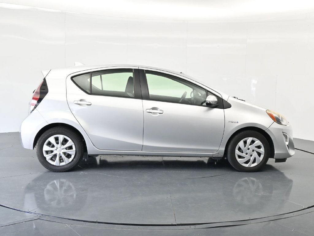 Used 2016 Toyota Prius C One FWD image 8