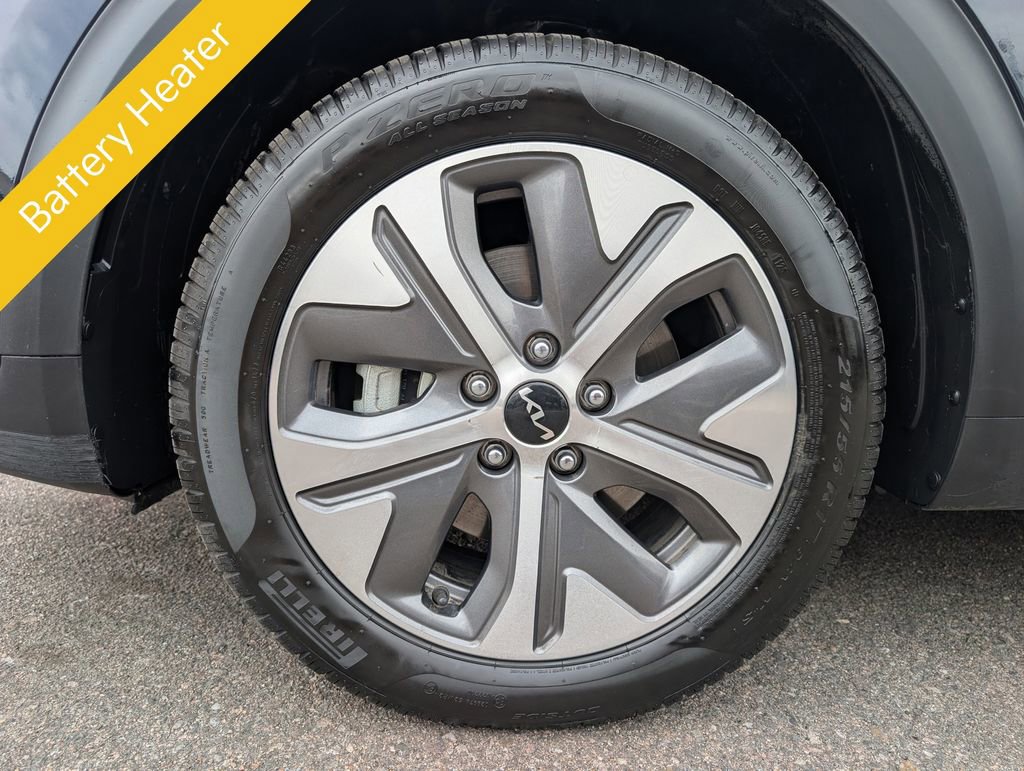 Used 2022 Kia Niro EX Premium w/ Cold Weather Package FWD image 13