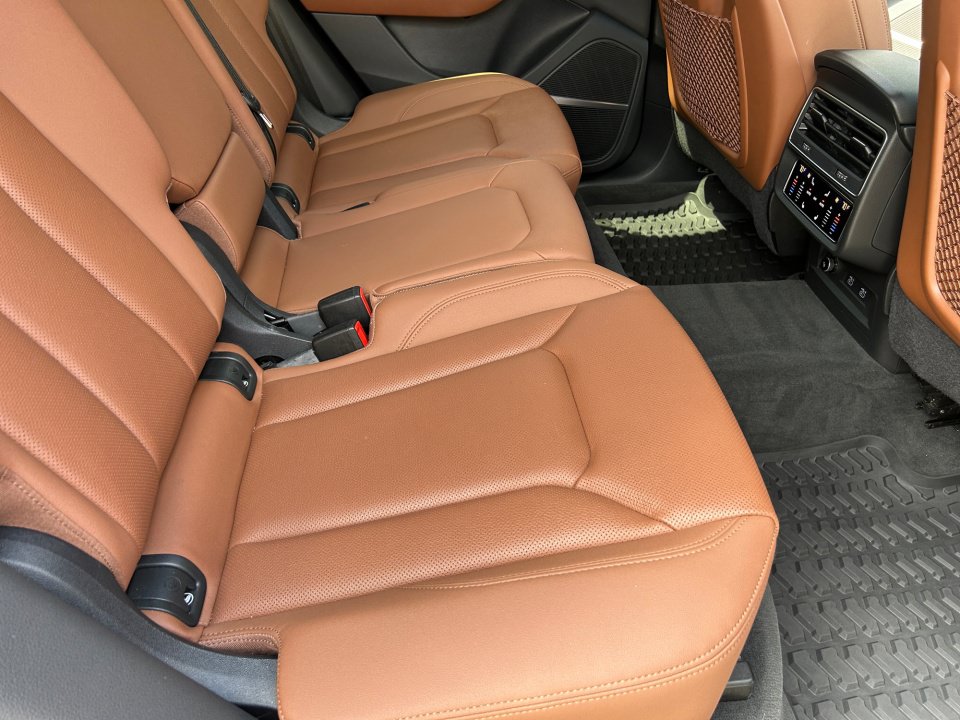 Used 2021 Audi Q8 Premium Plus AWD/4WD image 29