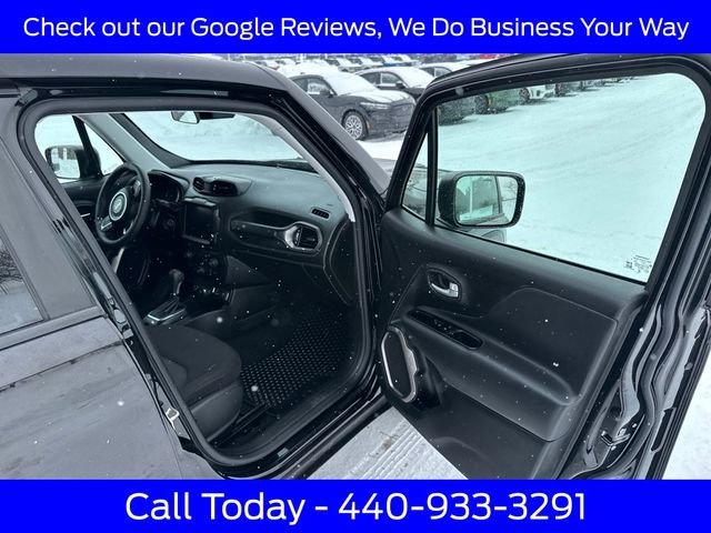 Used 2023 Jeep Renegade Latitude AWD/4WD image 12