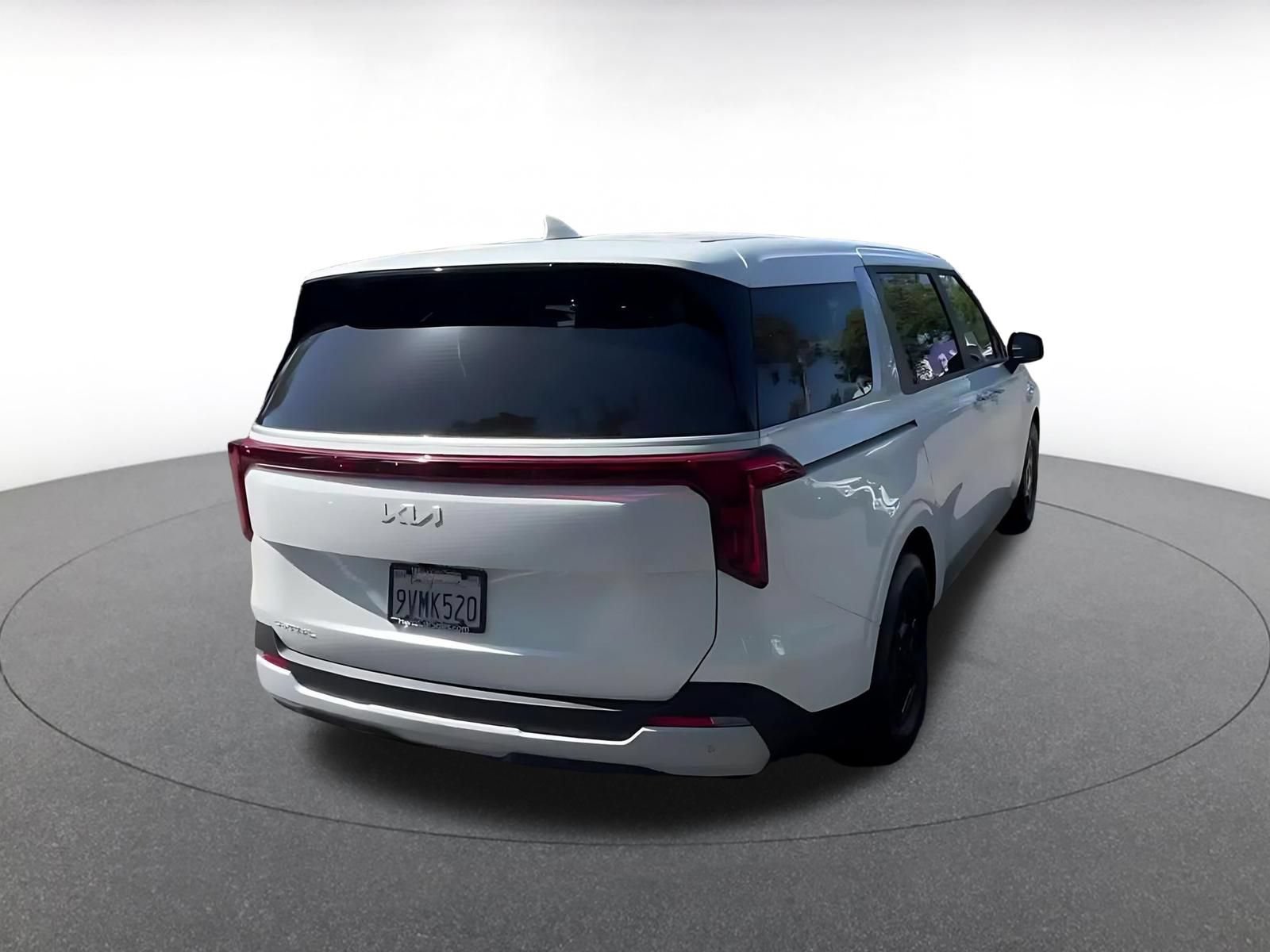 Used 2026 Kia Carnival FWD image 11