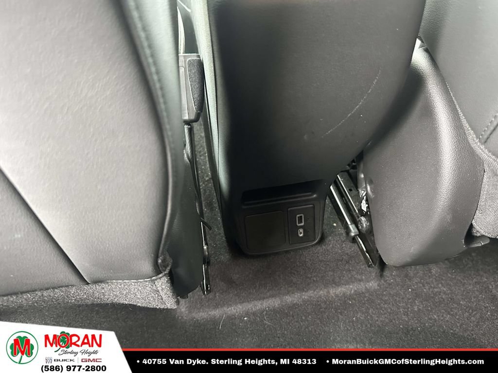 Certified 2024 Buick Encore GX Preferred w/ Comfort Package FWD image 11