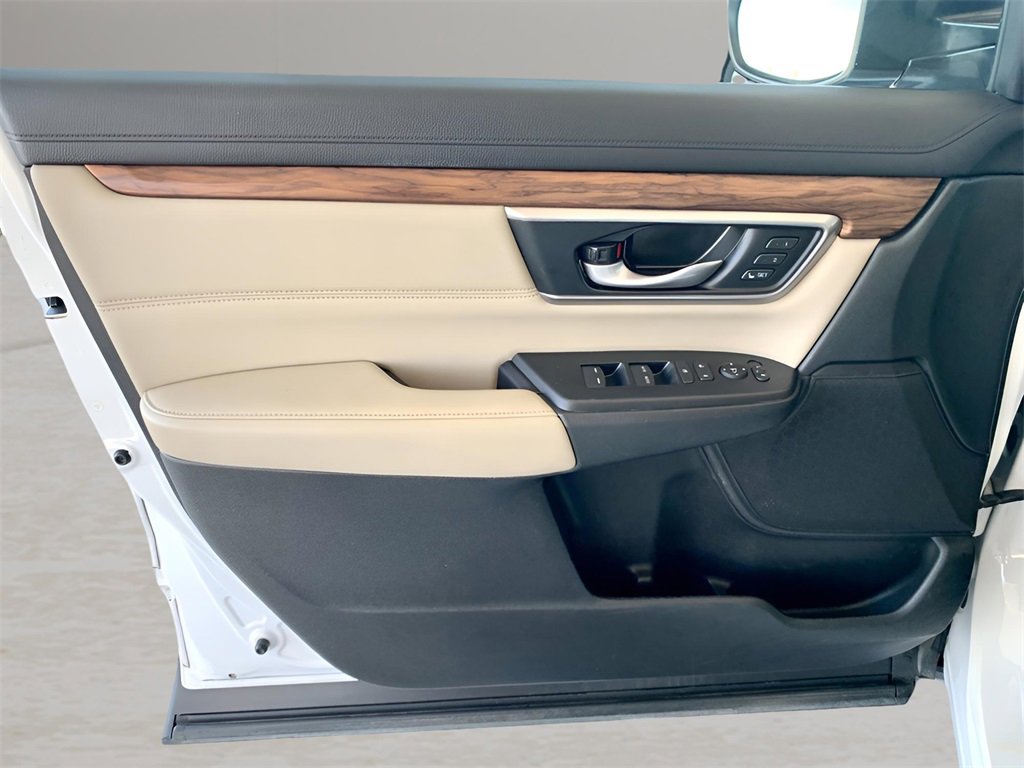 Used 2022 Honda CR-V Touring image 11