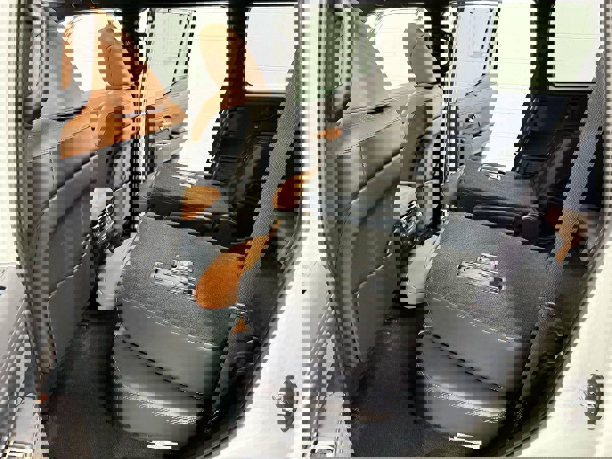 Used 2025 Lexus GX 550 w/ Accessory Package (2T) image 17